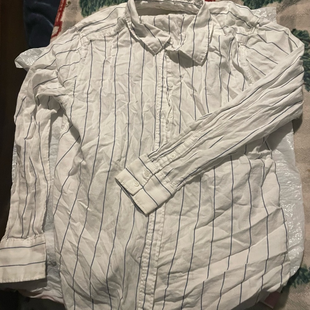 H&M long sleeve button down women’s top